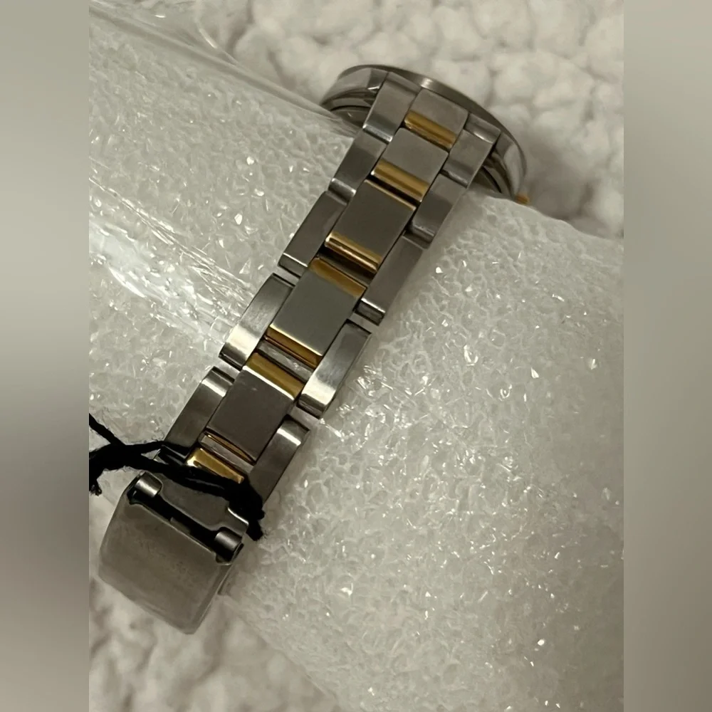 NWT Authentic Vintage Kenneth Cole 2-Tone Stainless Steel Watch w/Gold Accents - Picture 6 of 12